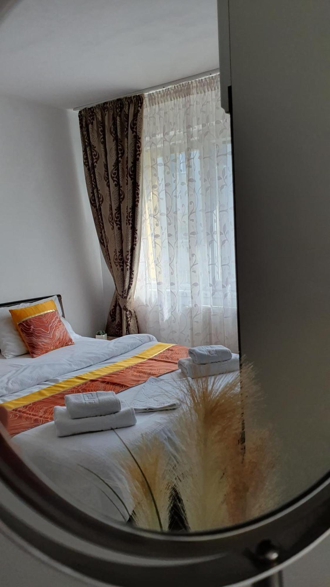 Janine Studio Brasov Bagian luar foto